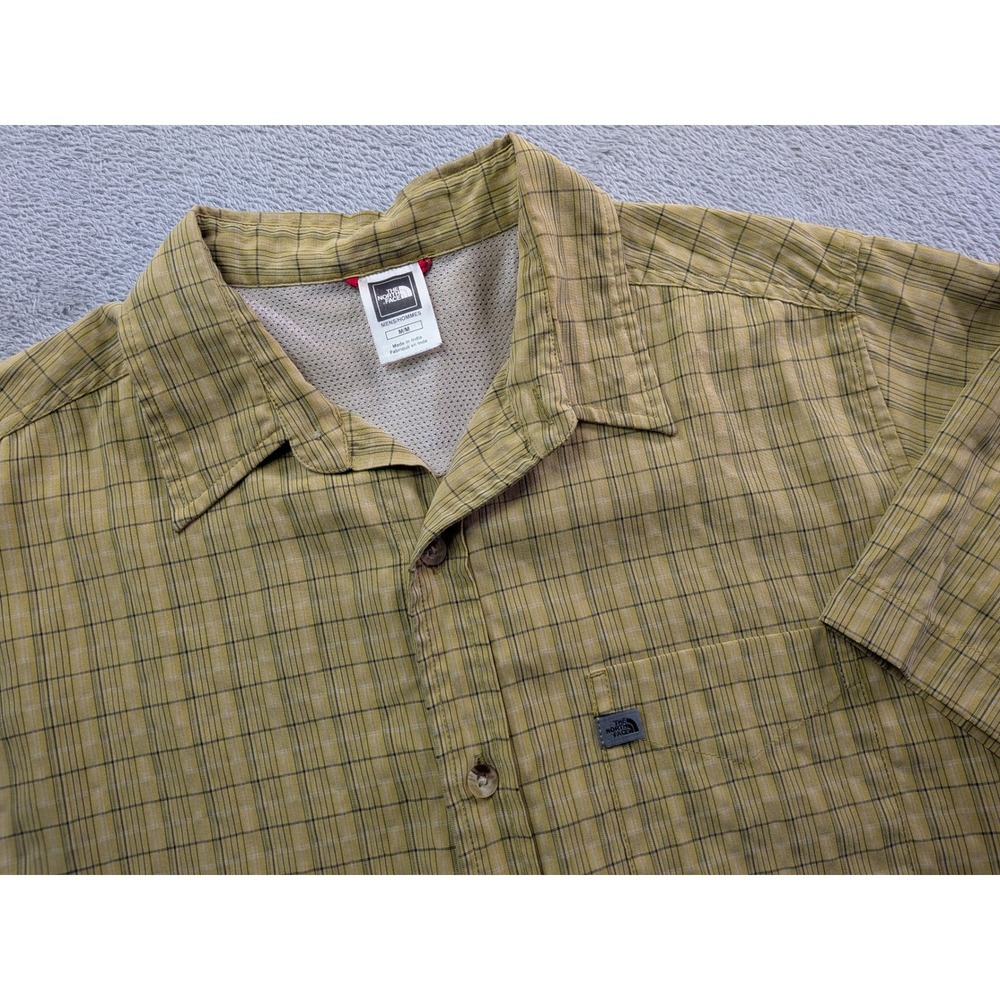 The North Face Mens Medium Olive Green Plaid Short Sleeve Button Up Hiking Shirt